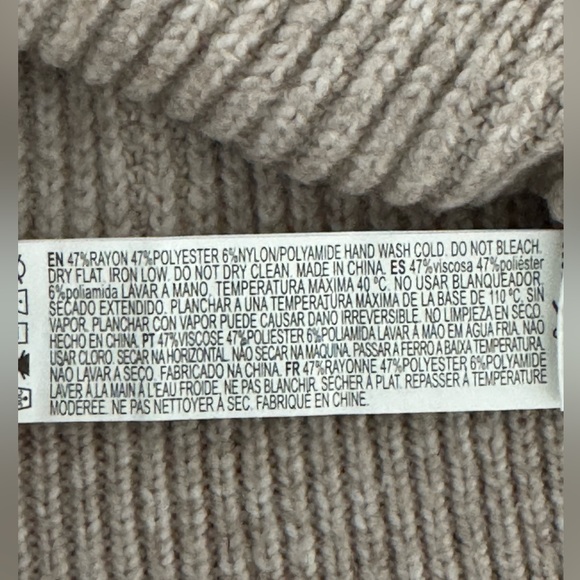 Forever 21 Cropped Cozy Sweater Color Beige Size Large - Picture 4 of 5